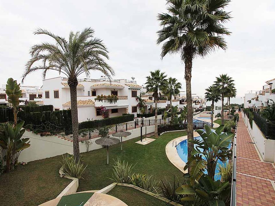 Villa to rent in La Mata from € 1,000 per month Ref 8453755